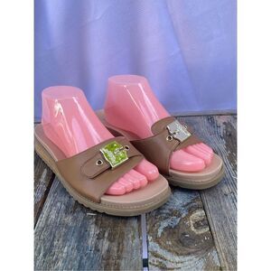 Dr. Scholl’s Island Icon Tan Slide Sandals Gold Buckle Women’s Size 8.5W